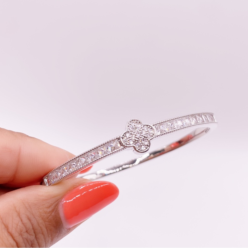 Elegant Silver Floral Bracelet